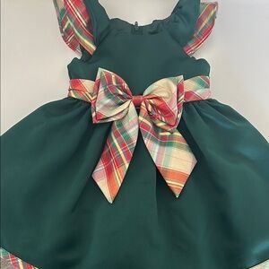 Elegant Green Dress with Plaid Accents